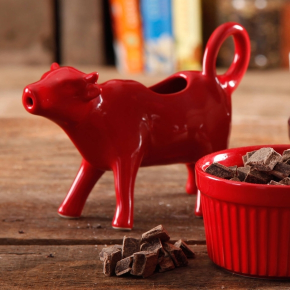 🌺 New The Pioneer Woman Red Cow Creamer - Picture 3 of 4